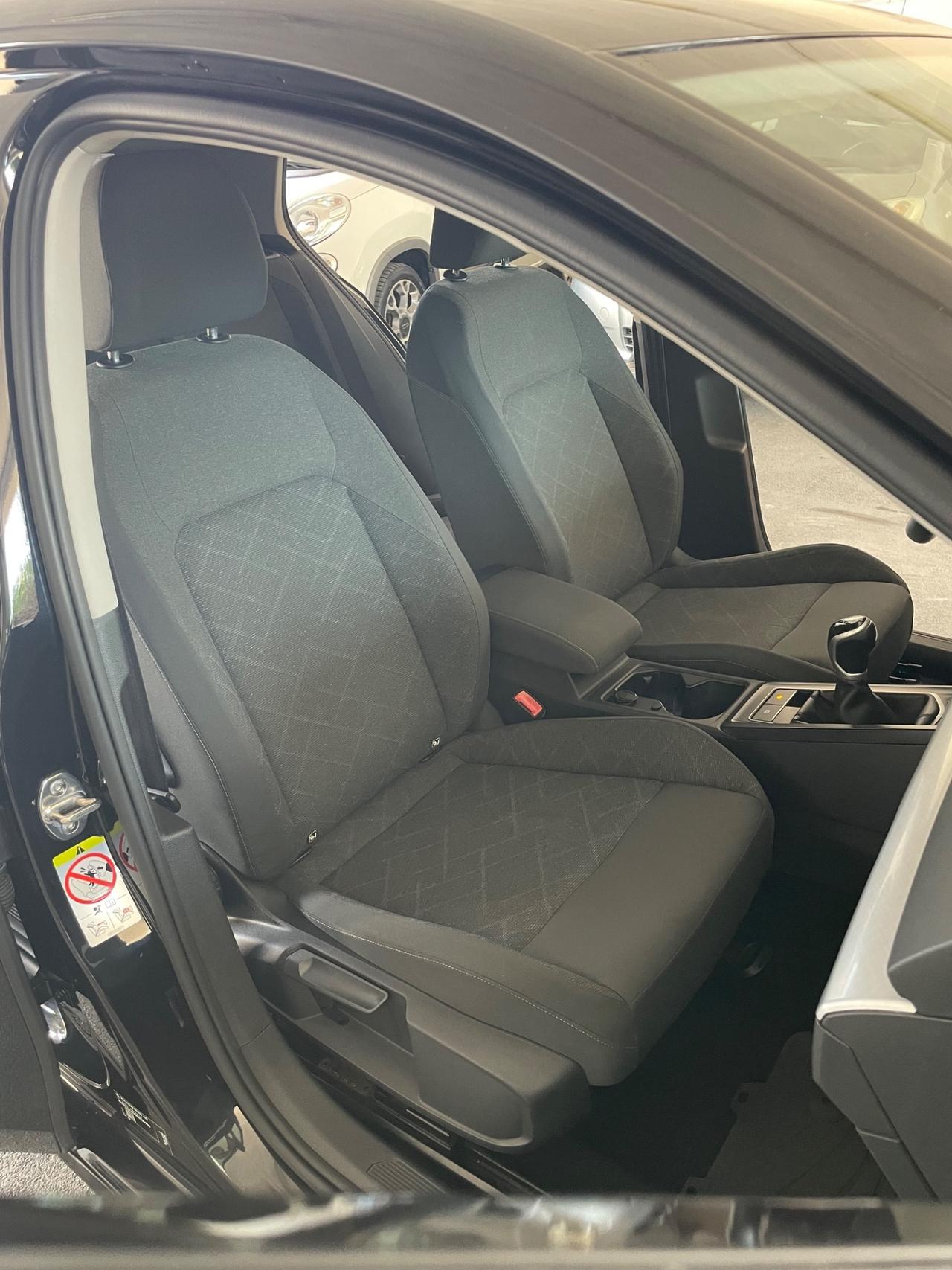 VOLKSWAGEN GOLF 8 1.0 TSI 110 CV EVO LIFE FULL GARANZIA UFFICIALE FINO 9/2027