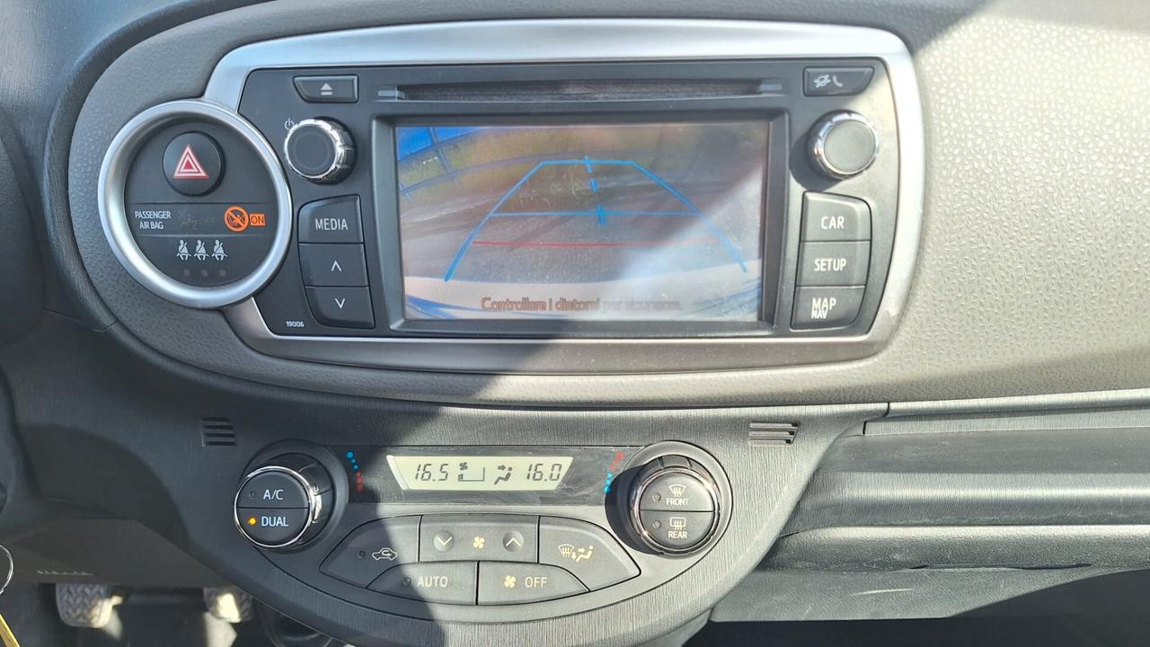 Toyota Yaris 1.3 5p Lounge UNIPRO