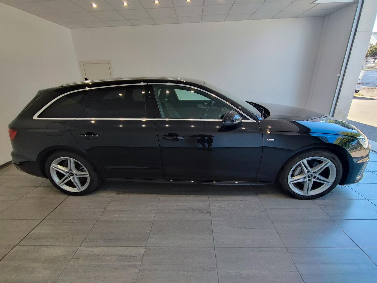 Audi A4 Avant 40 TDI quattro S tronic line edition