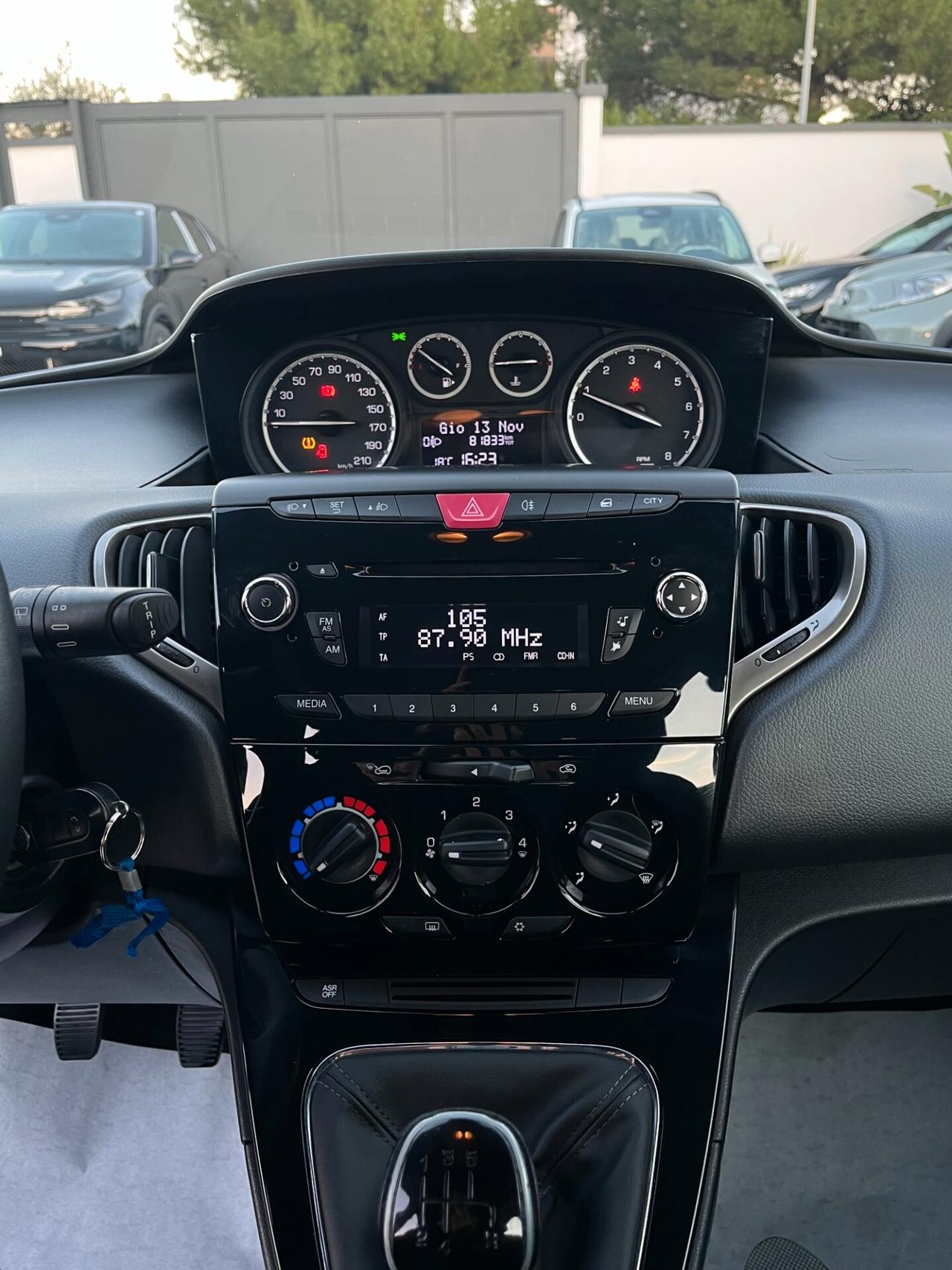 Lancia Ypsilon 1.2 69 CV 5 porte Gold