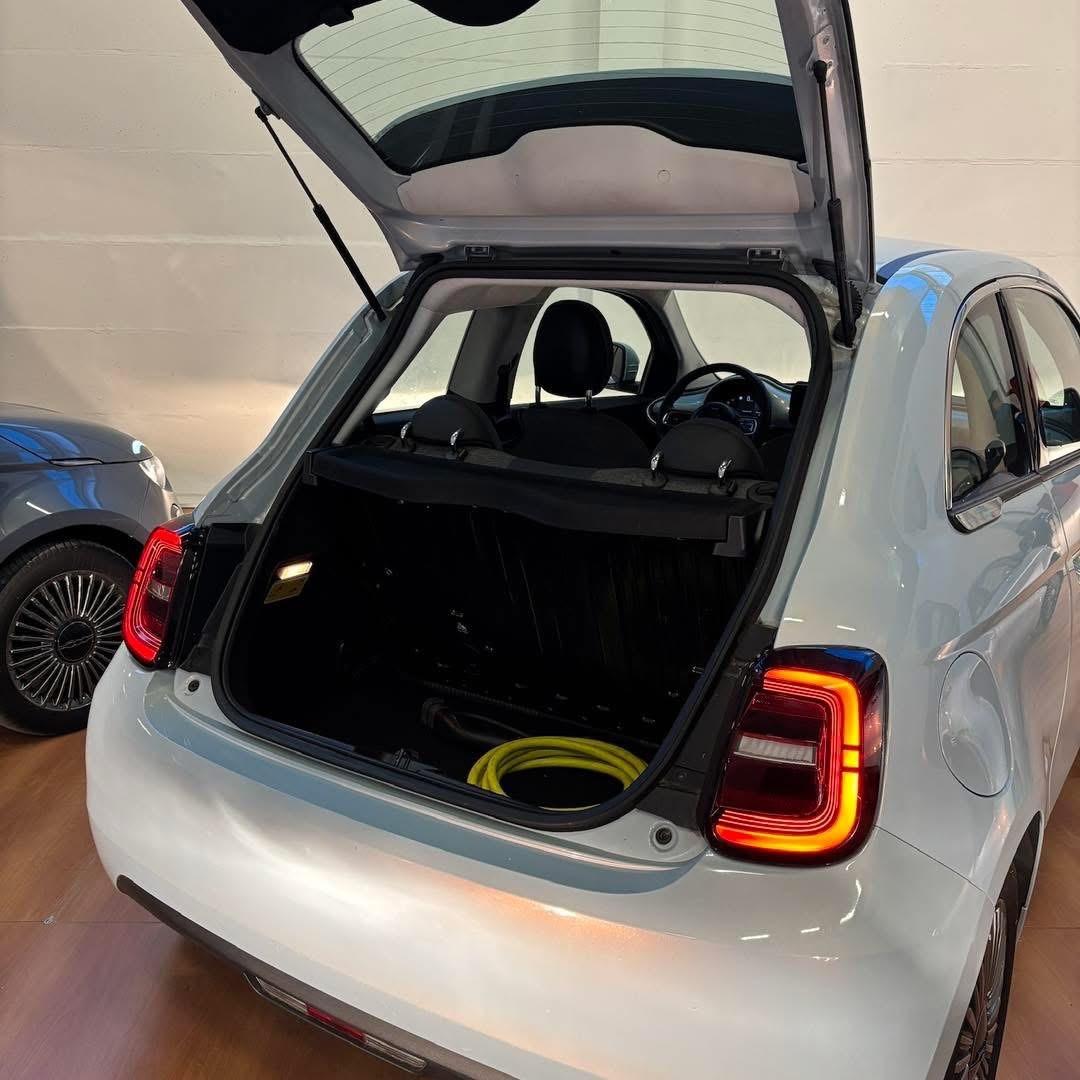 Fiat 500 500e Berlina 42 kWh Icon