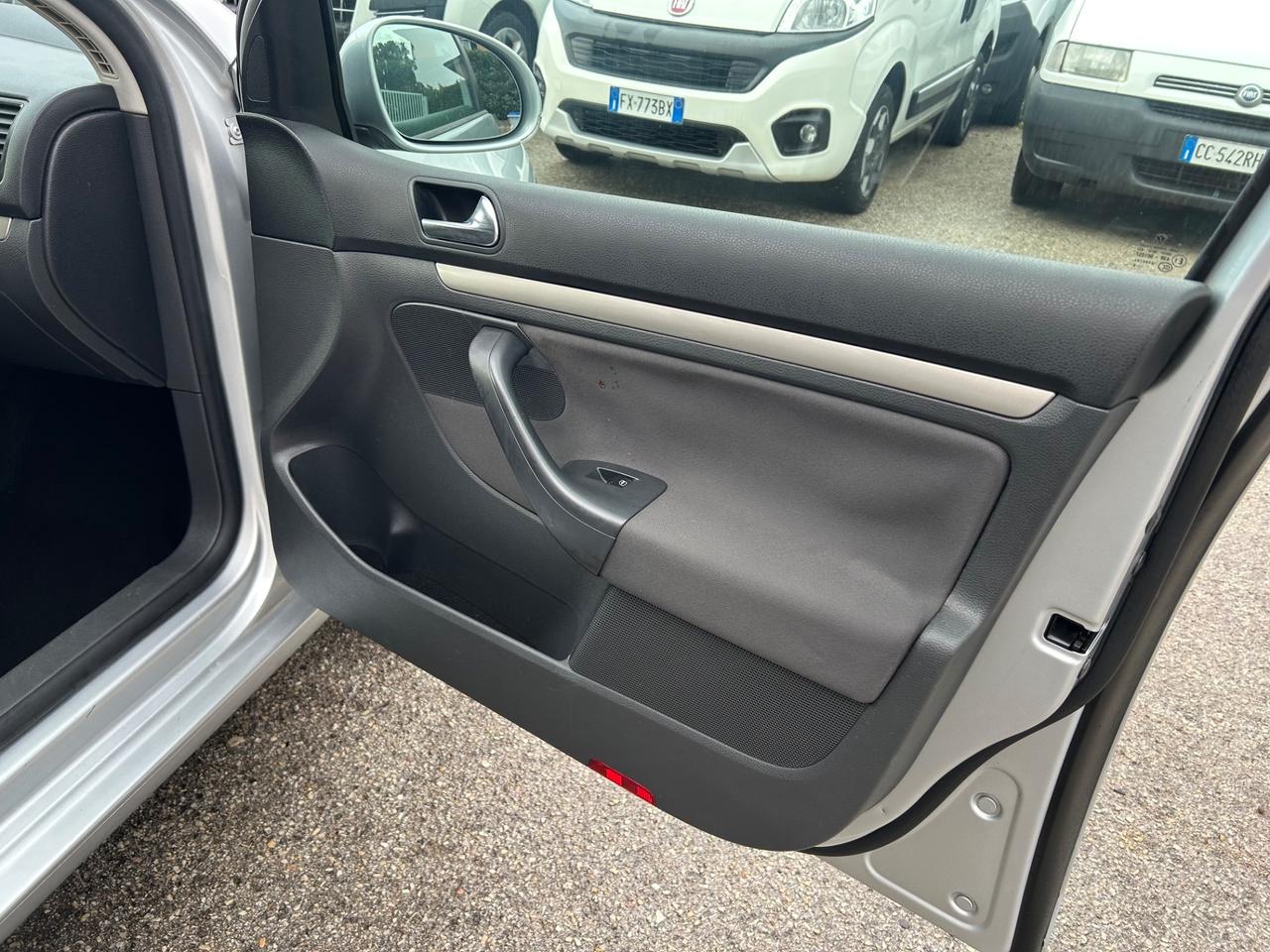 Volkswagen Golf 1.6 Benzina 99000km