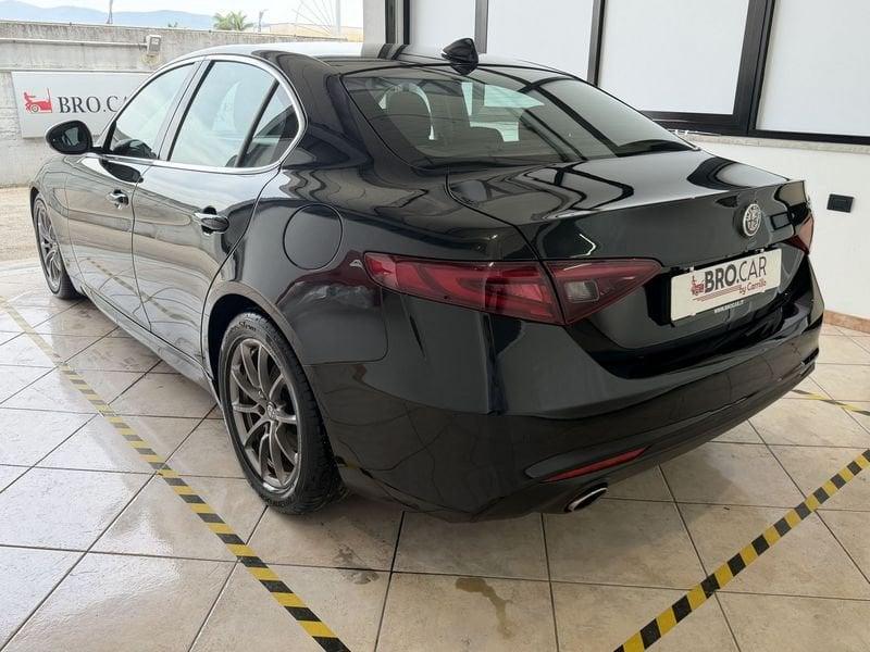 Alfa Romeo Giulia 2.2 Turbo MT6 150 CV Business Launch Ed