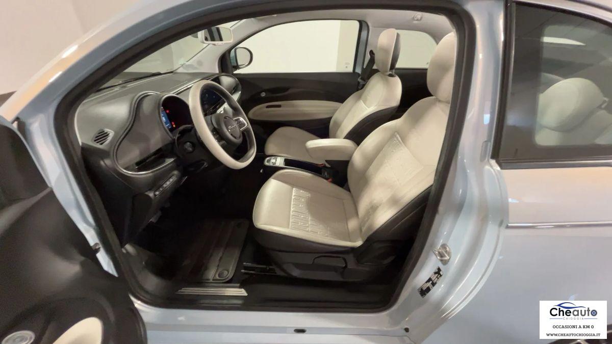 FIAT - 500 E - 500 La Prima Berlina