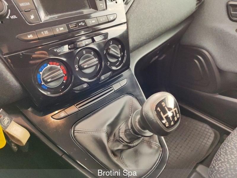 Lancia Ypsilon Ypsilon 1.0 FireFly 5 porte S&S Hybrid Ecochic Silver