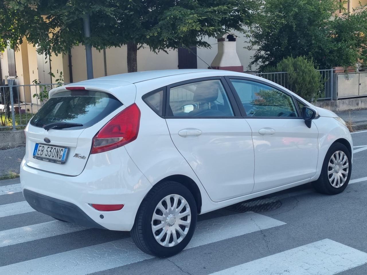 Ford Fiesta 1.4 5 porte Bz.- GPL Titanium