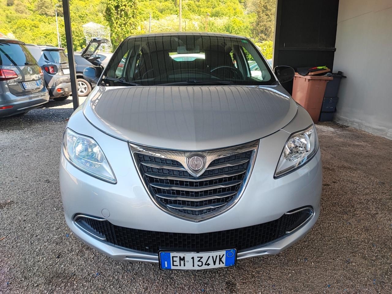 Lancia Ypsilon 1.2 69 CV Unyca