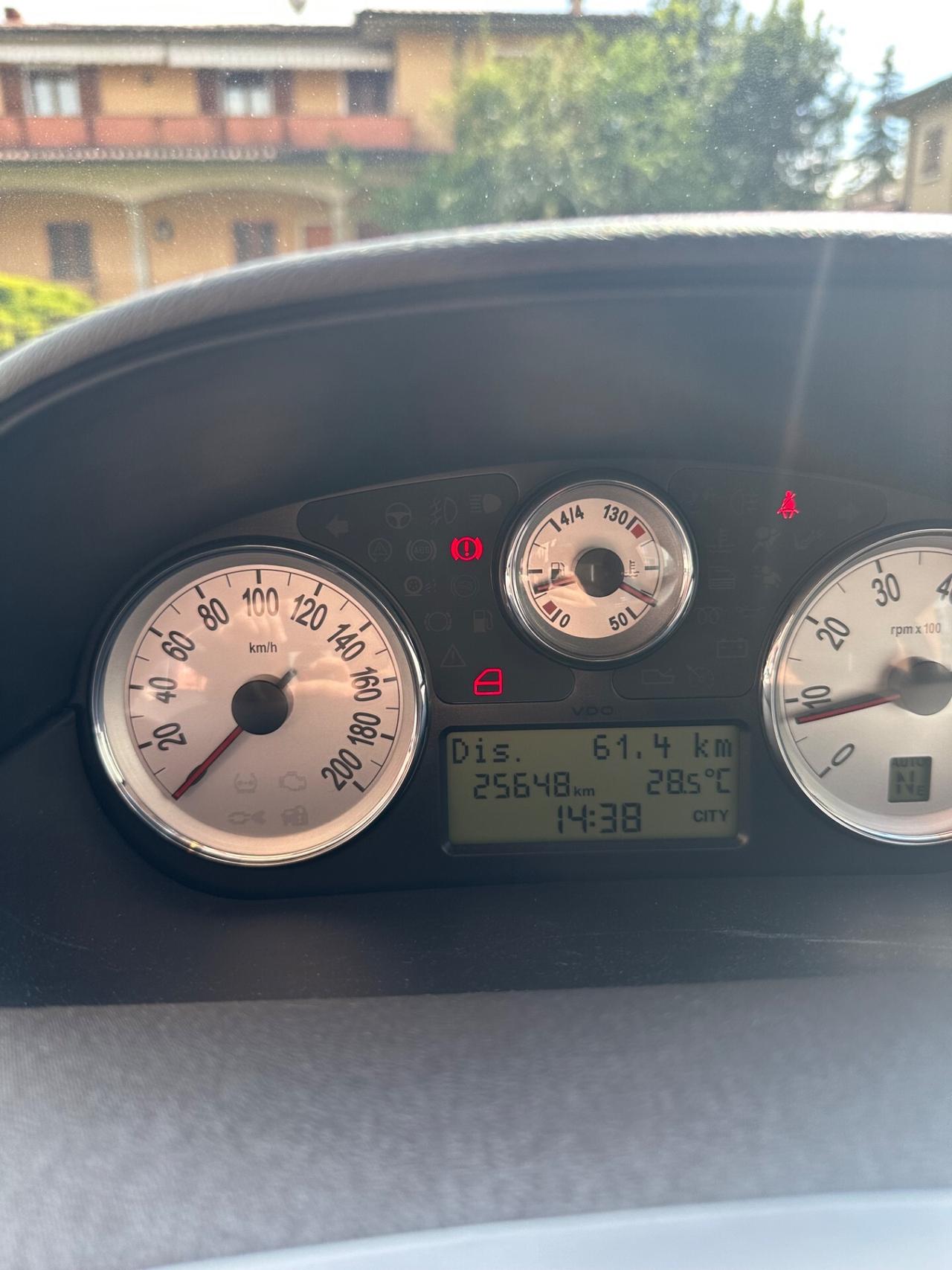 Lancia Ypsilon 1.4 16V Platino