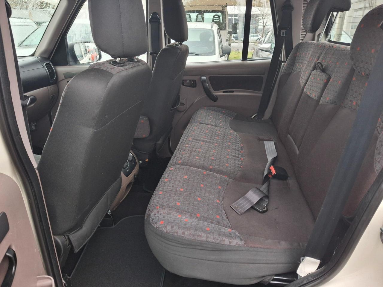 Mahindra Goa 2.2 CRDe 16V 4WD DC Pick-Up