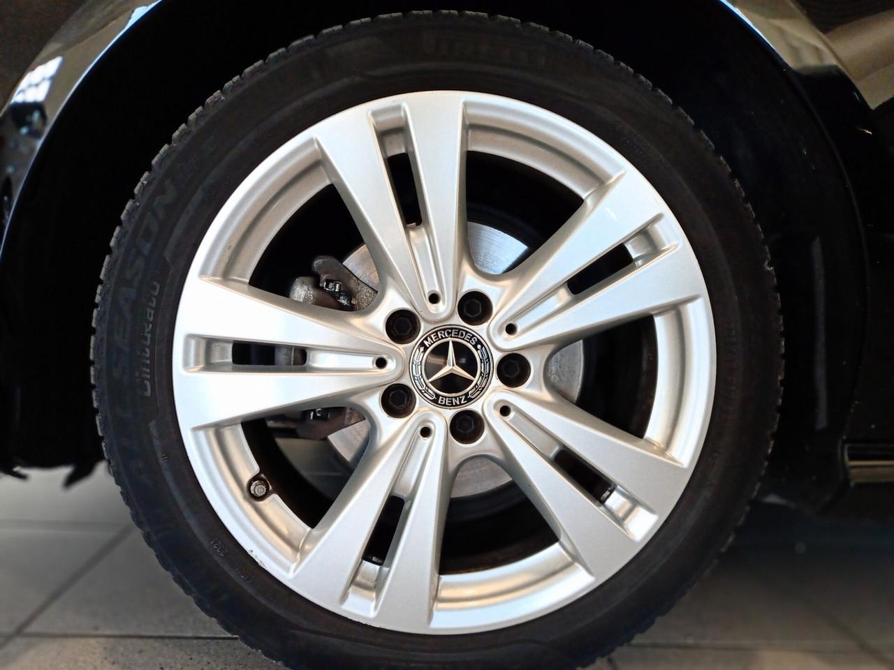 Mercedes-Benz A 180 A 180 d Sport my16