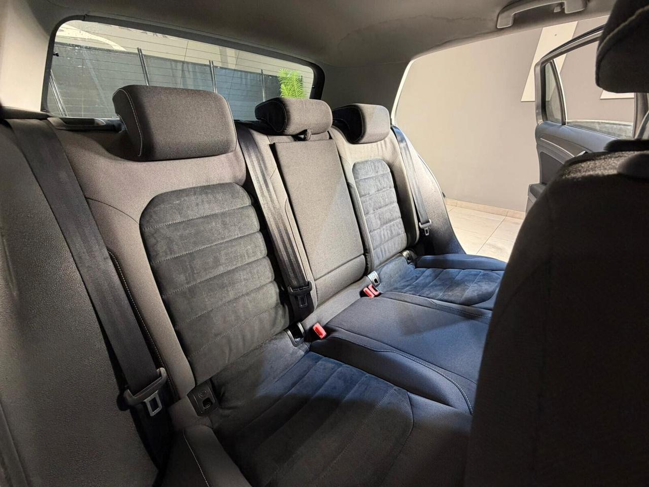 Volkswagen Golf Business 1.6 TDI 5p. Highline