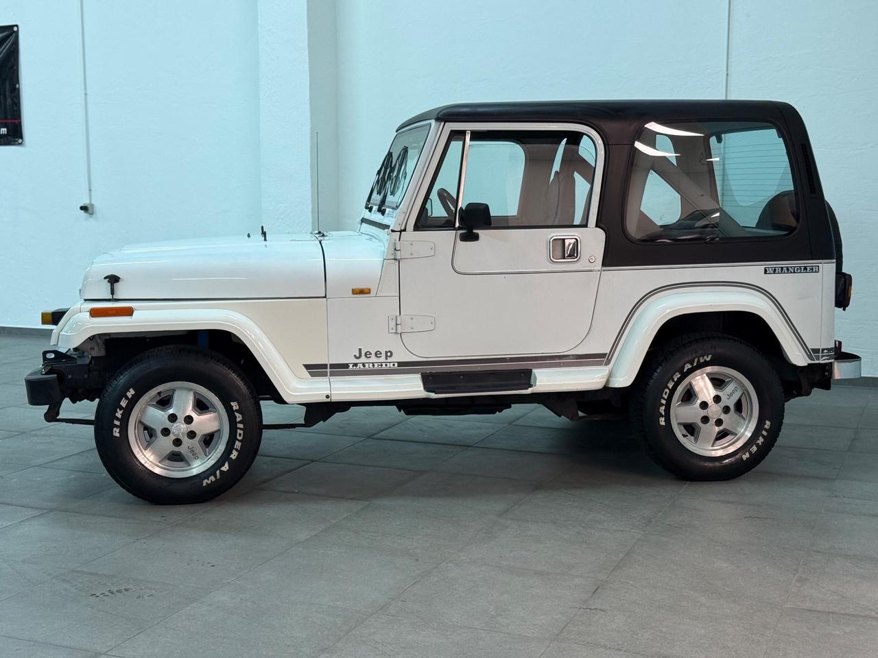 Jeep Wrangler 2.5 Laredo 130000km