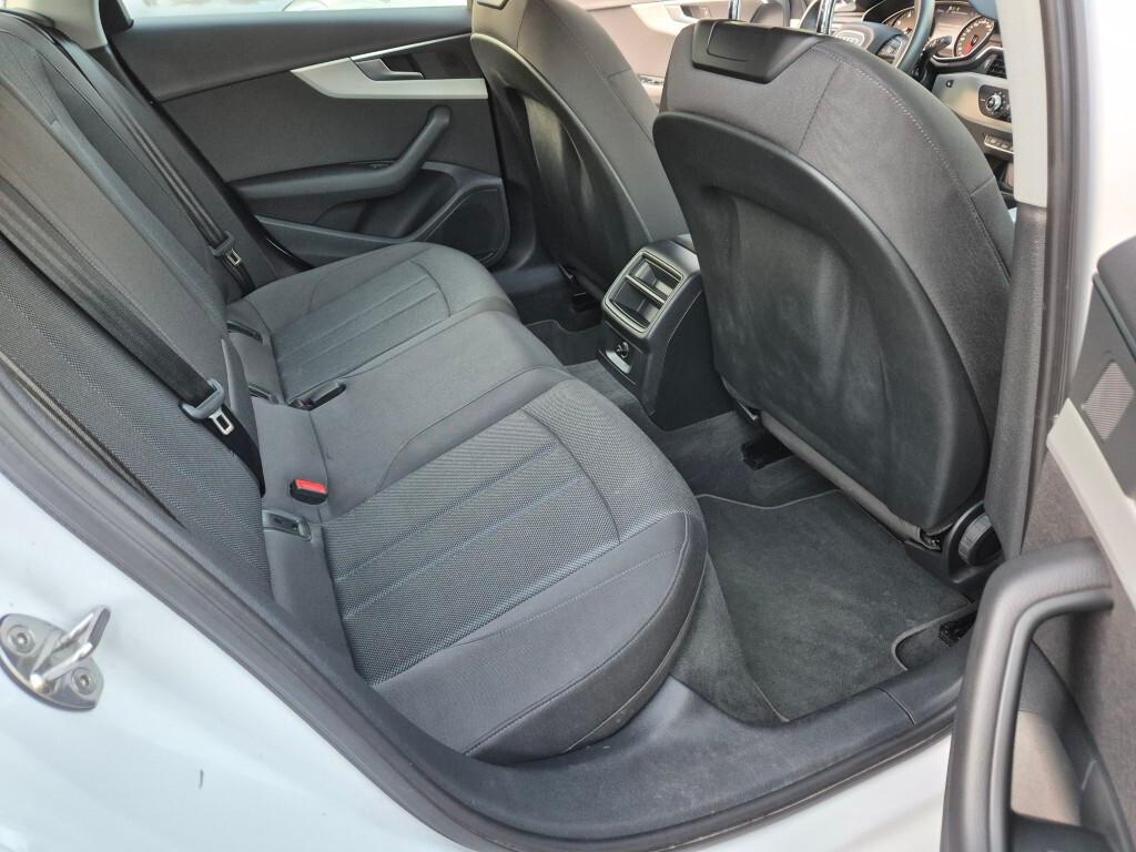 Audi A4 Avant 2.0 TDI S-tronic Business mild hybrid