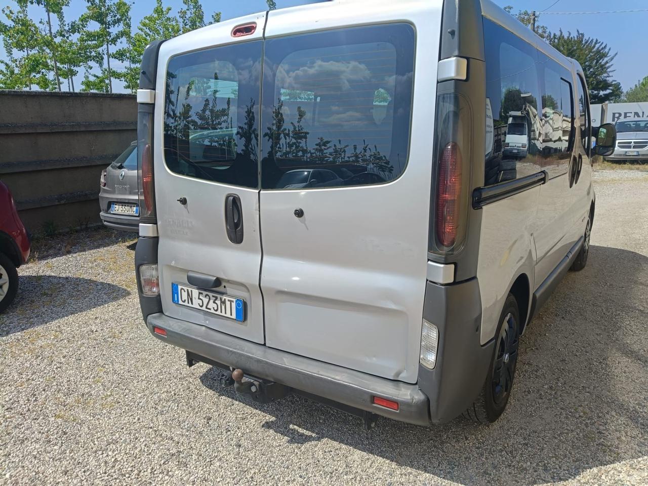 Renault TRAFIC 9 posti