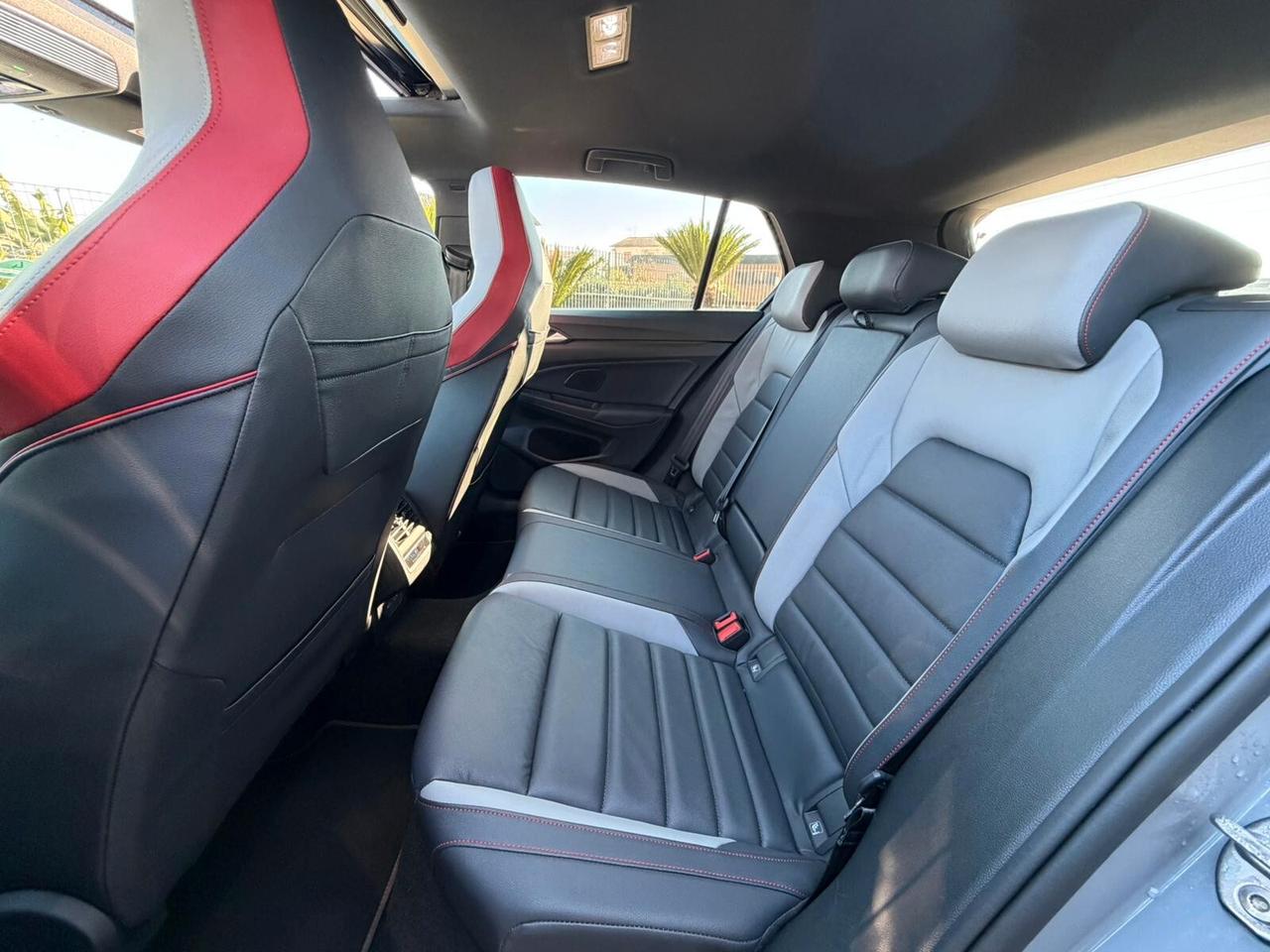 Volkswagen Golf GTI 8.5 2.0 TSI 265 CV PANORAMA IQ LIGHT