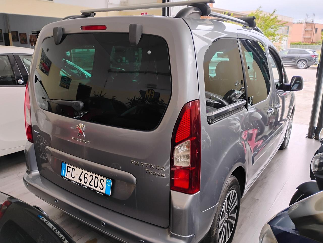 Peugeot Partner Tepee BlueHDi 100 Outdoor