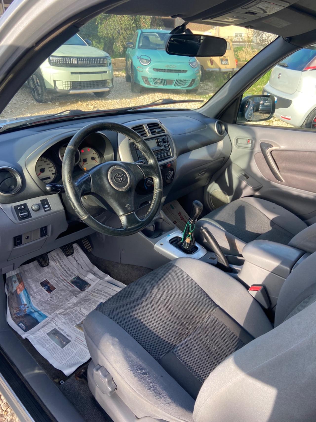 Toyota RAV 4 RAV4 2.0 16V cat 3 porte Sol PROMO A SOLI 3.900€