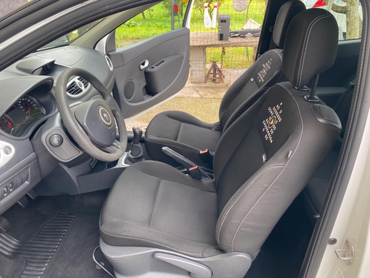 Renault Clio 1.2 3 p Yahoo X neopatentati