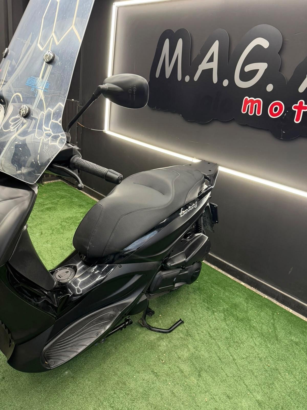 Piaggio Beverly 300 police