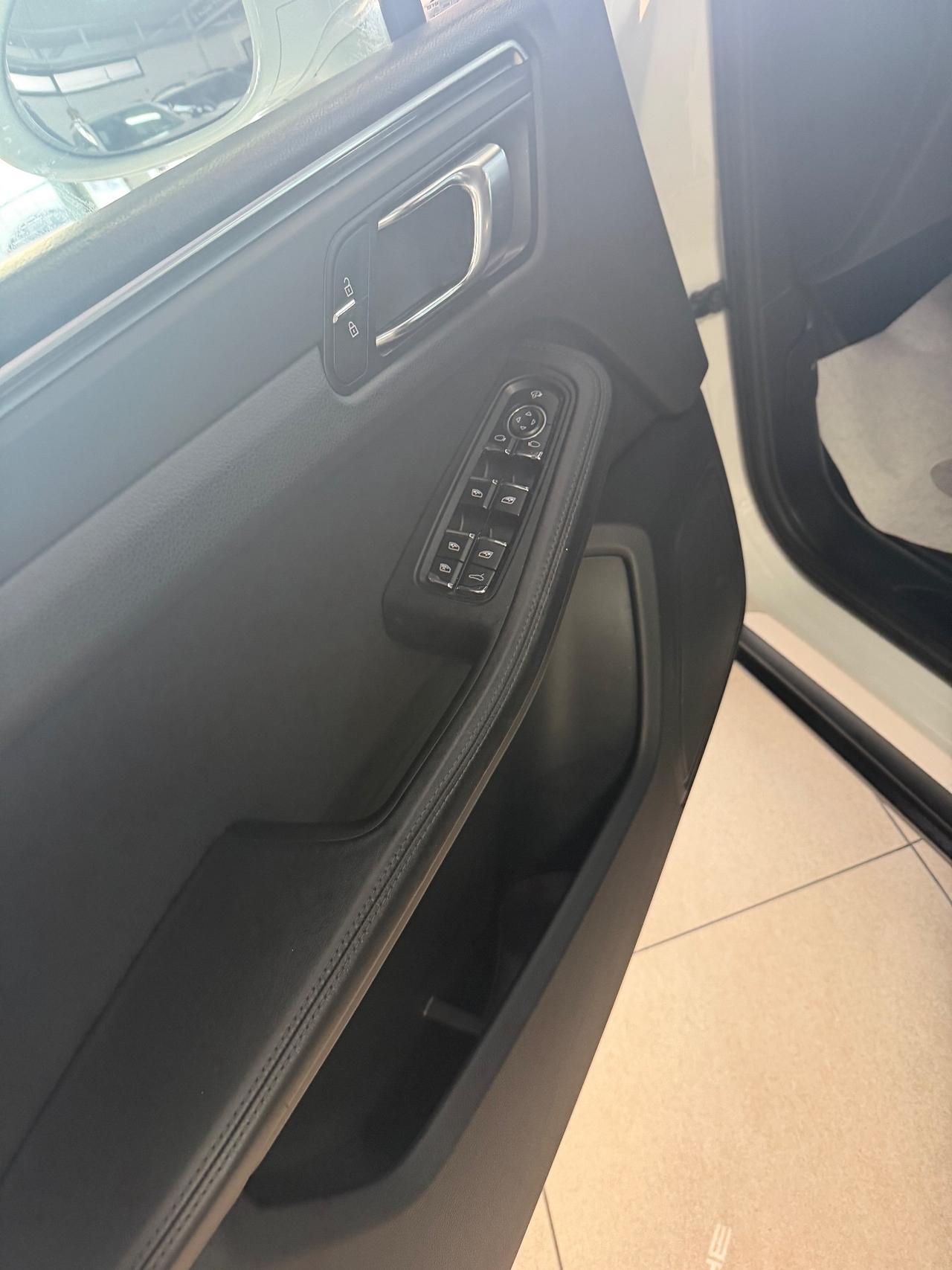 Porsche Macan 2.0 T 265CV KM 55.000