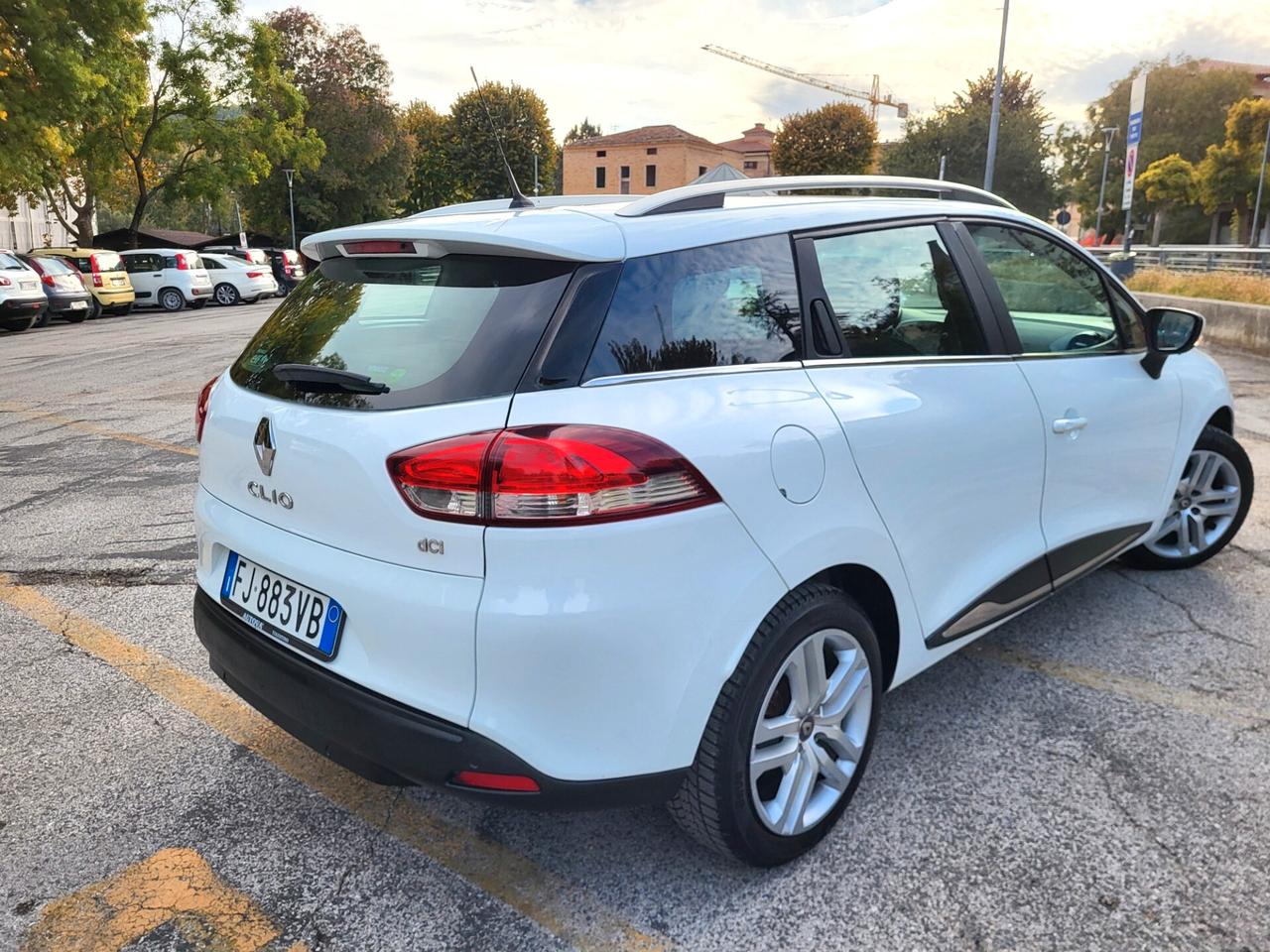 RENAULT CLIO SW SPORTER 1,5 dCi-NAVI-FOTO 2 REVISIONI