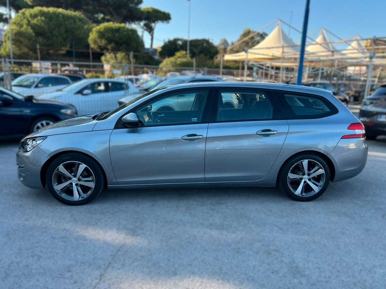 PEUGEOT 308 1.2 SW Pure tech- 2015