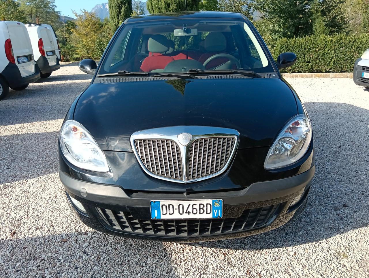 Lancia Ypsilon