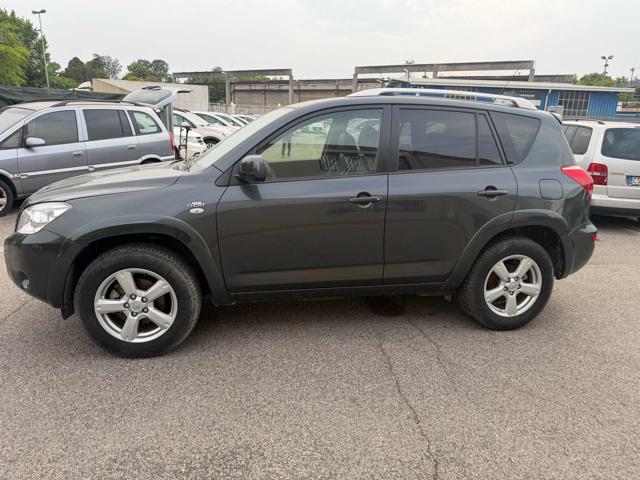 TOYOTA RAV 4 MY23 RAV4 2.2 D-4D 177 CV Luxury senza lavoro da fare