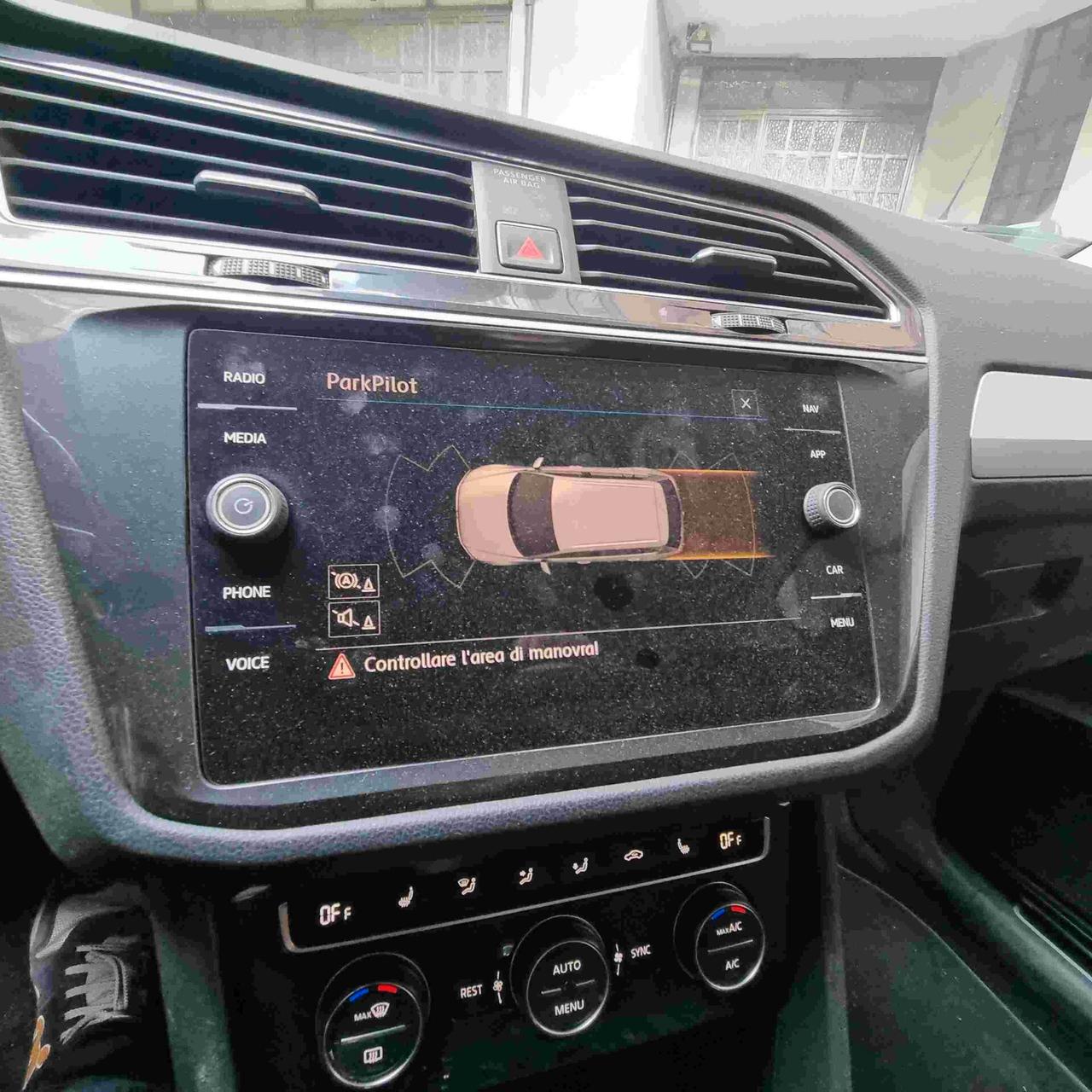 Volkswagen Tiguan 2.0 TDI SCR DSG 4MOTION Business BMT