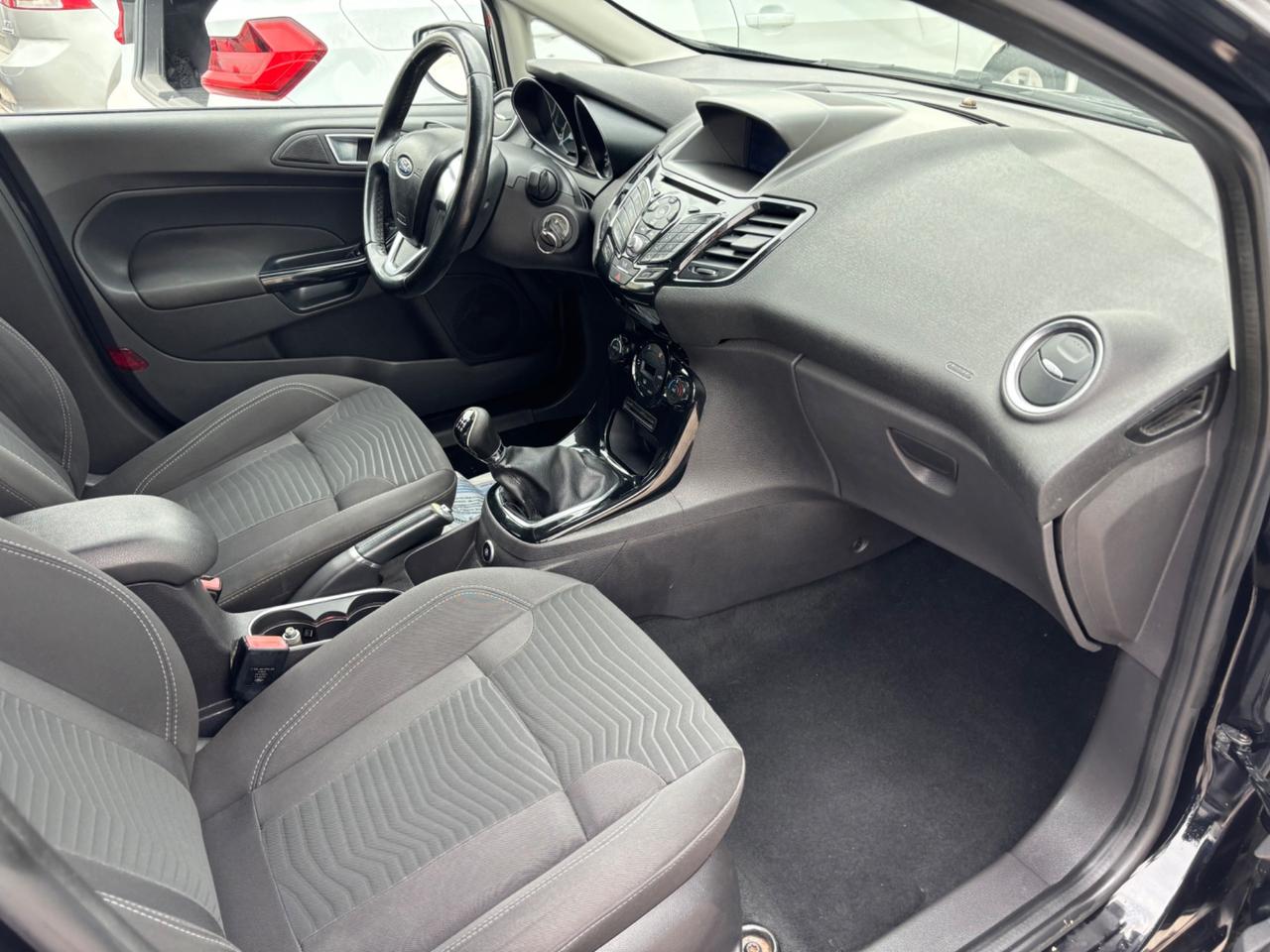 FORD FIESTA 1.4GPL MOTORE SOSTITUITO 70.000KM