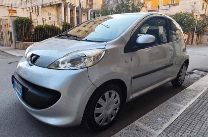 Peugeot 107 1.0 68CV 3p. Plaisir