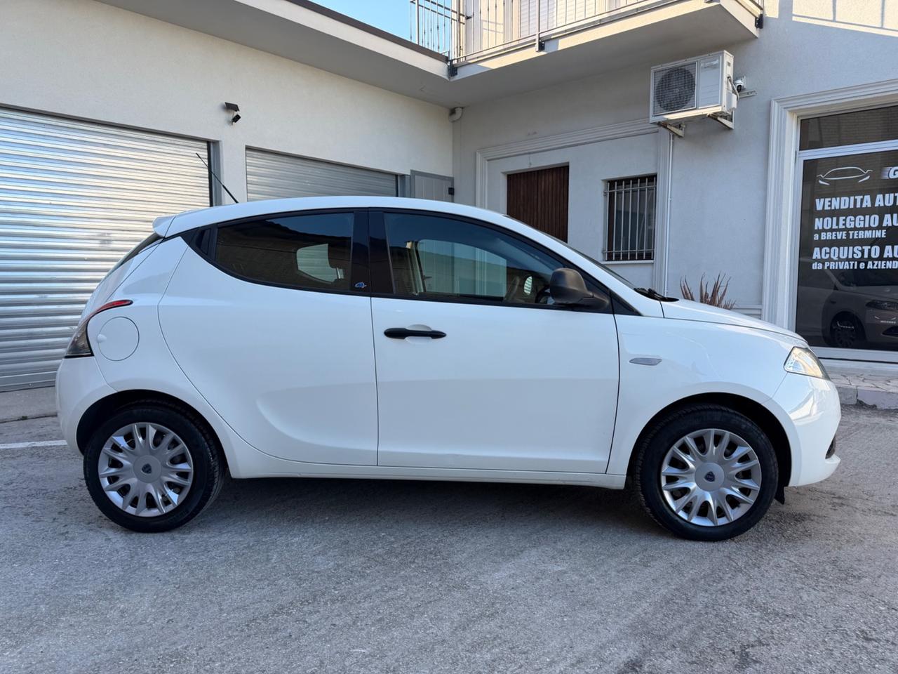 Lancia Ypsilon 1.2 69 CV 5 porte S&S Elefantino Blu