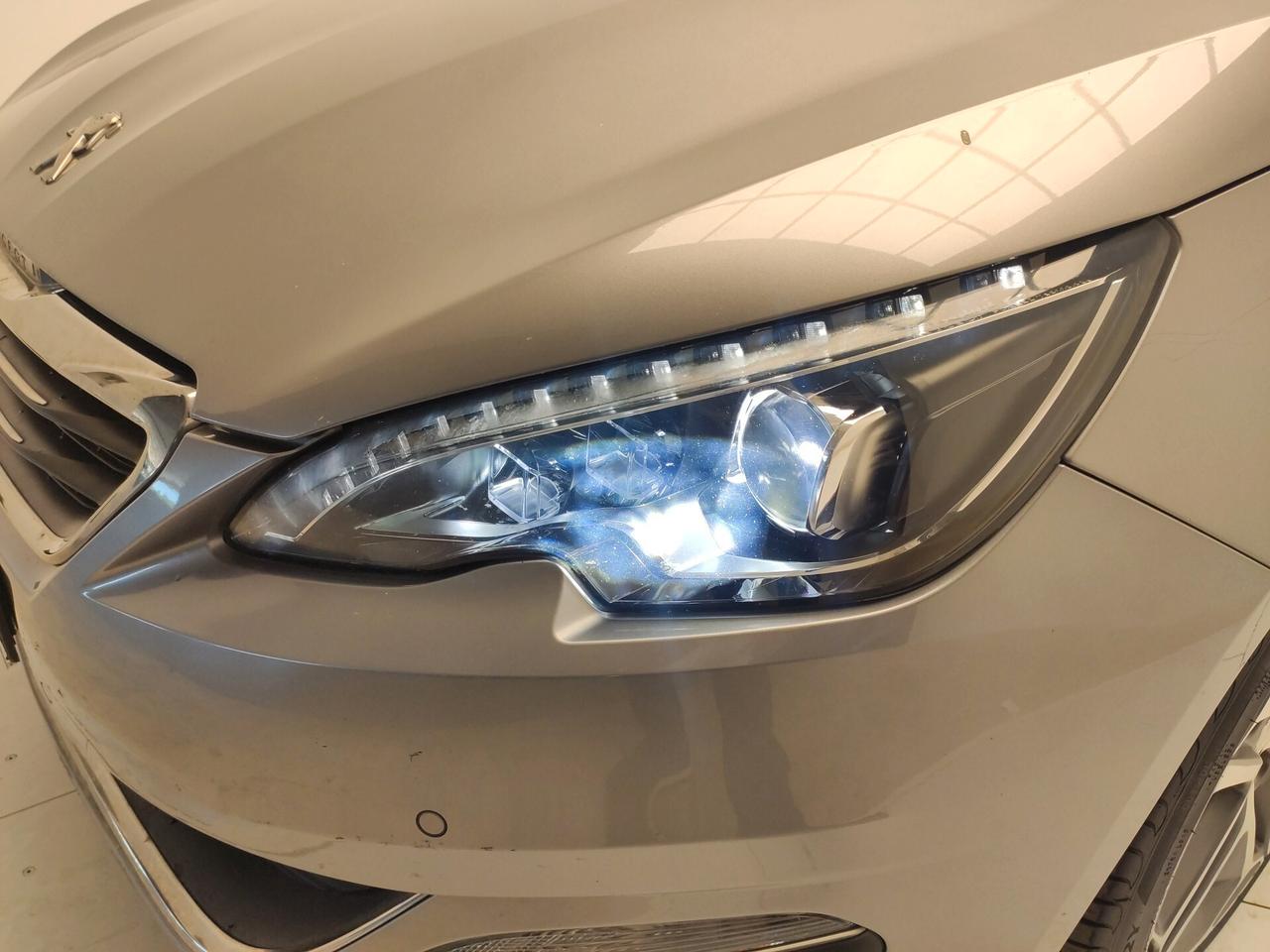 Peugeot 308 BlueHDi 150 S&S SW Allure