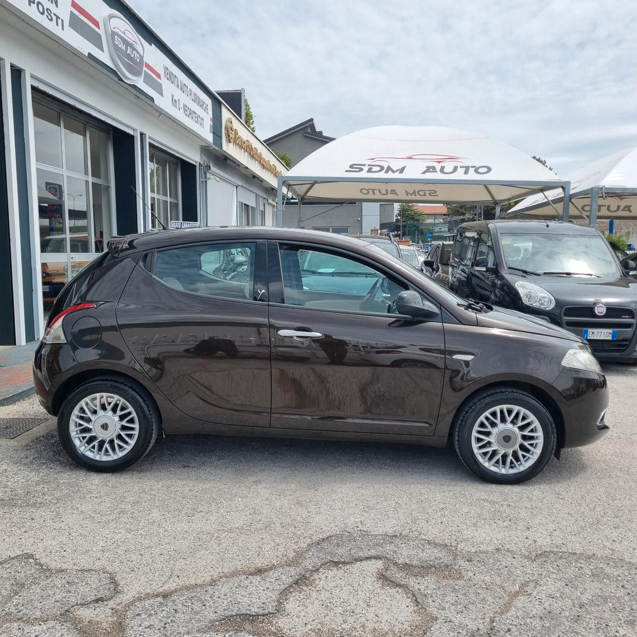Lancia Ypsilon 1.2 69 CV Unyca