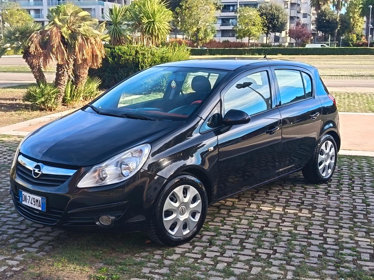 Opel Corsa 1.2 benz neopatentati 150.000km