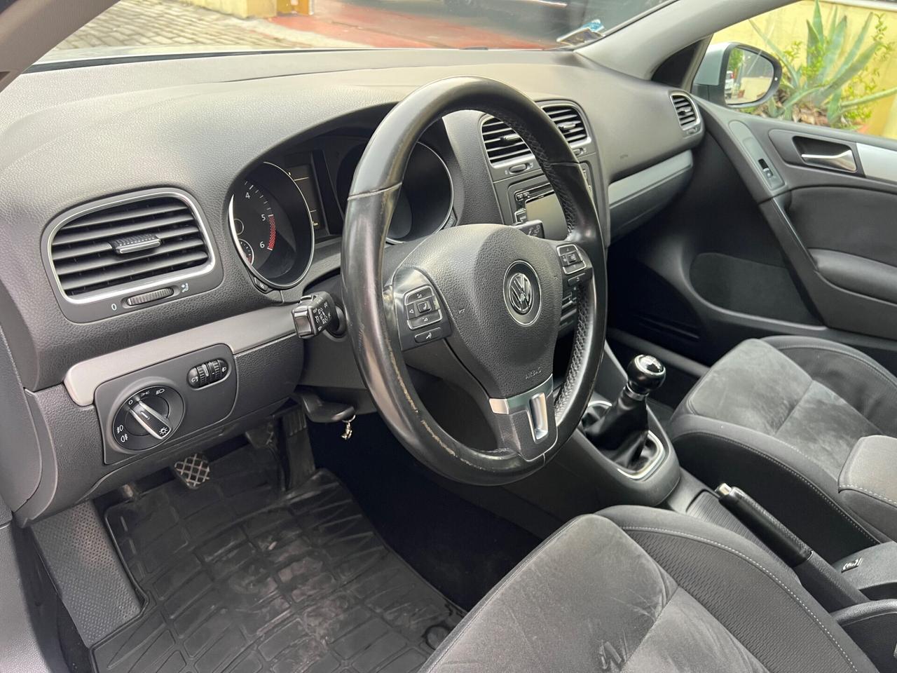 Volkswagen Golf 1.6 TDI 105cv Comfortline 2011