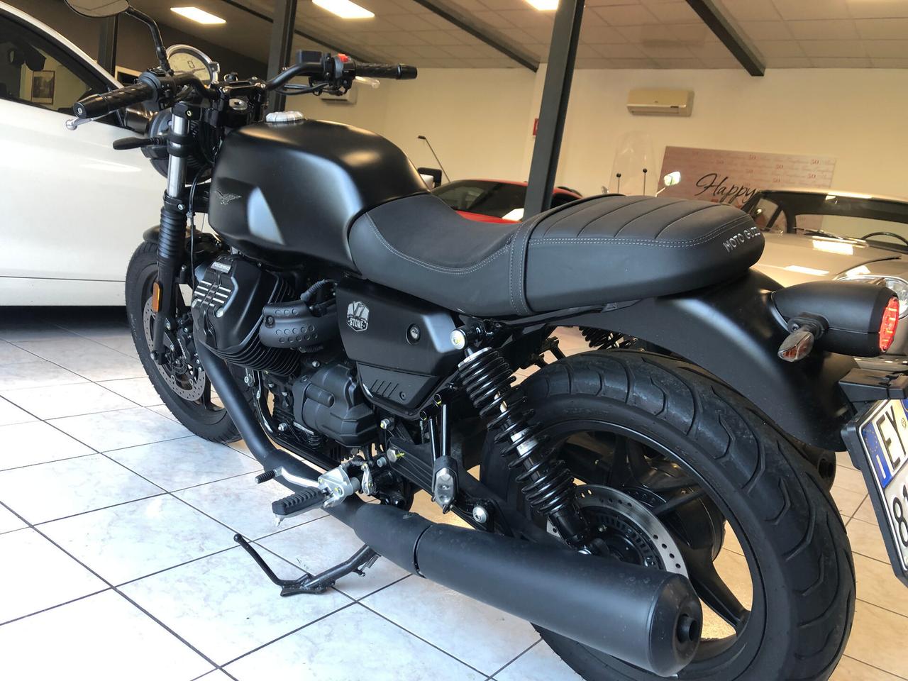 Moto Guzzi V7 IV Nuova! Storme Centenary Edition Black Originale