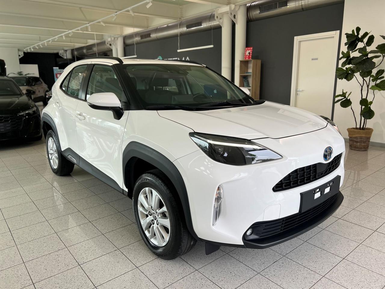 TOYOTA Yaris Cross 1.5 Hybrid 116 e-ctv CV Business