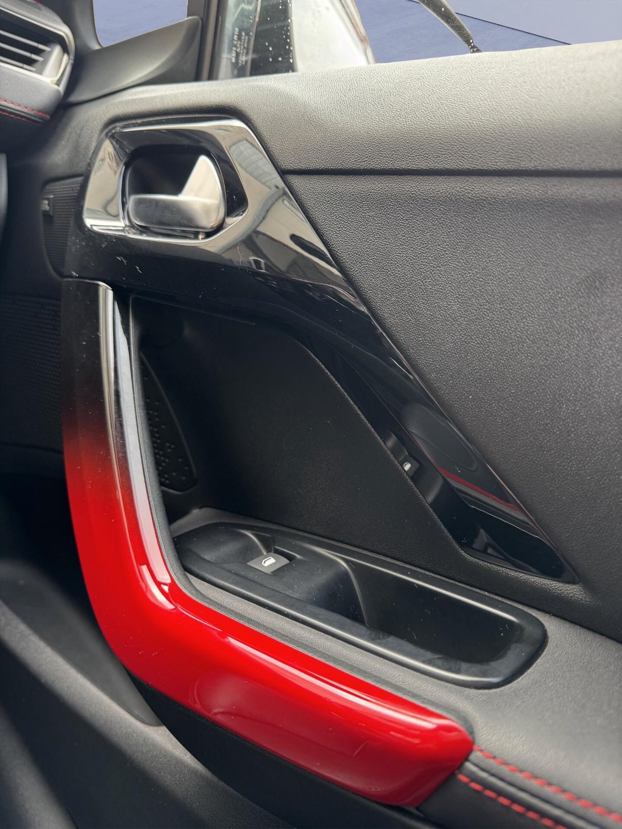 Peugeot 208 1.6 THP 200 CV 3 porte GTi