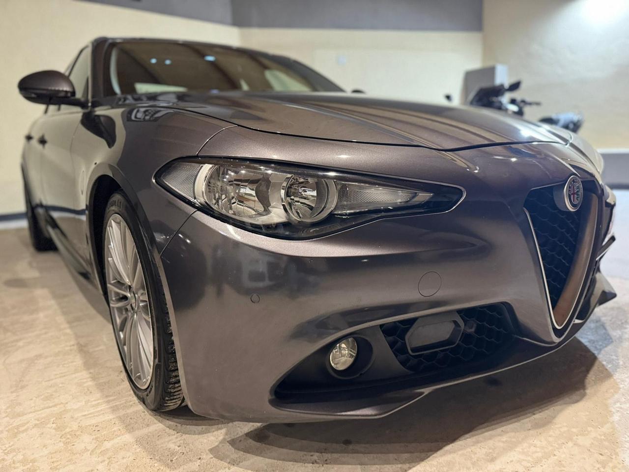 Alfa Giulia 180cv AT8