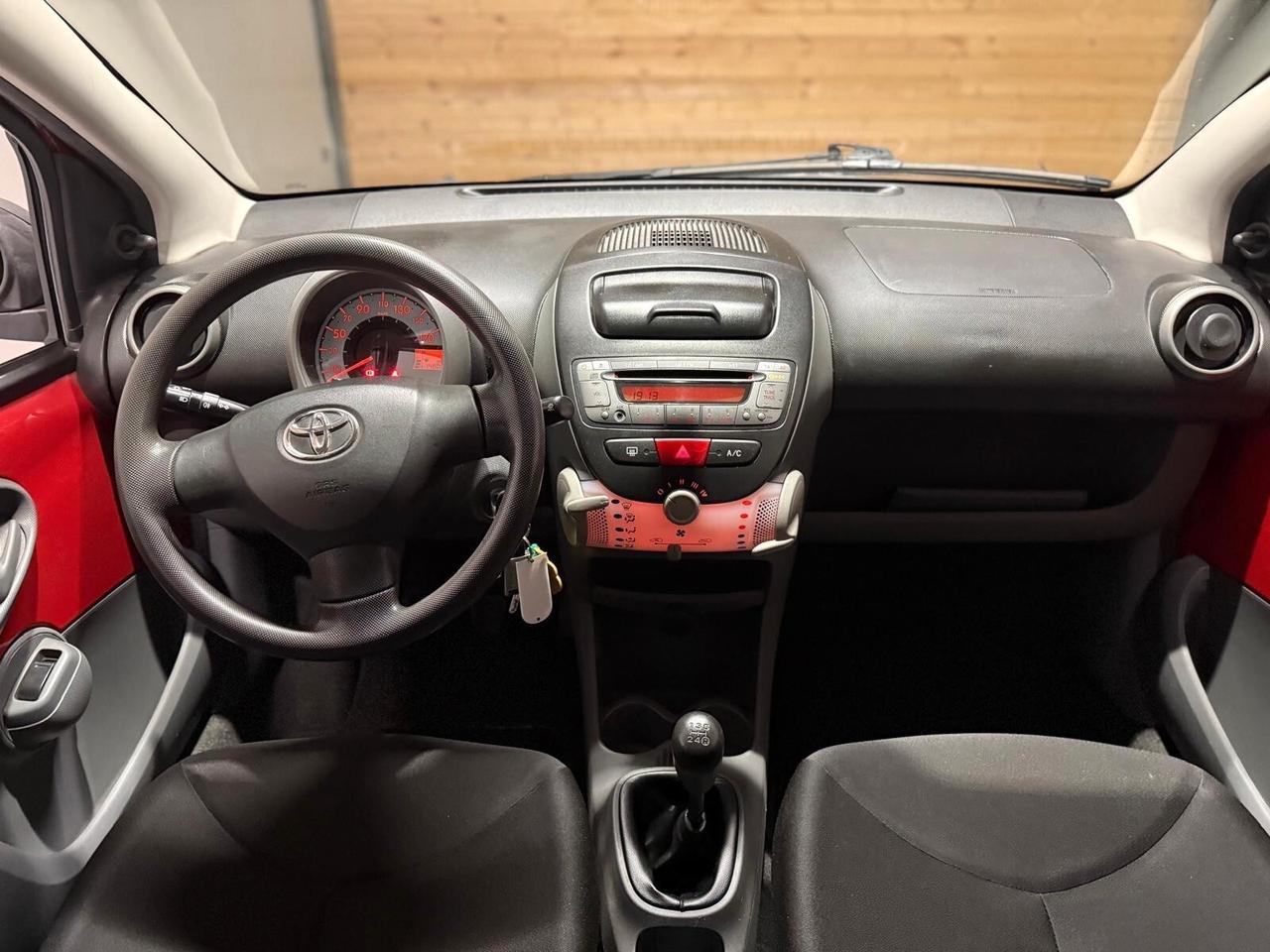 Toyota Aygo 1.0 12V VVT-i 5 porte Sol Connect