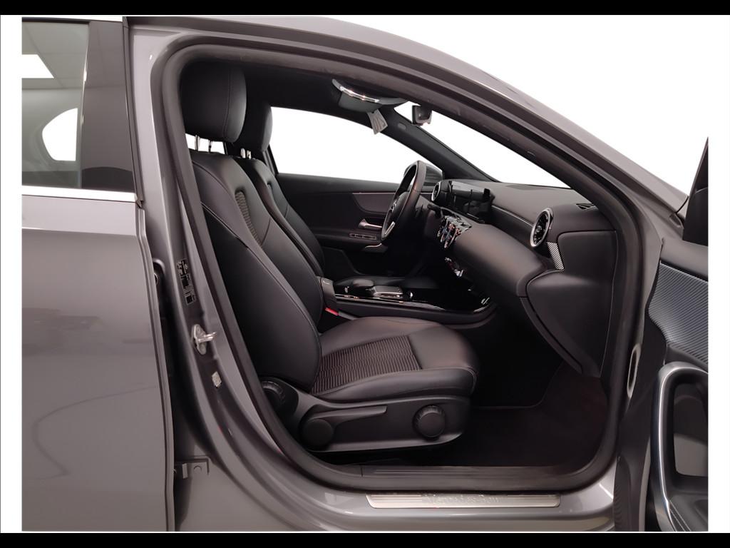 Mercedes-Benz Classe A - W177 2018 - A 180 d Sport auto