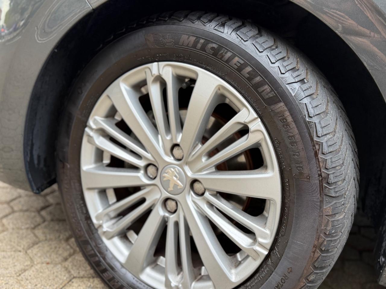 Peugeot 208 1.4hdi 75cv Diesel - euro6 - 2016