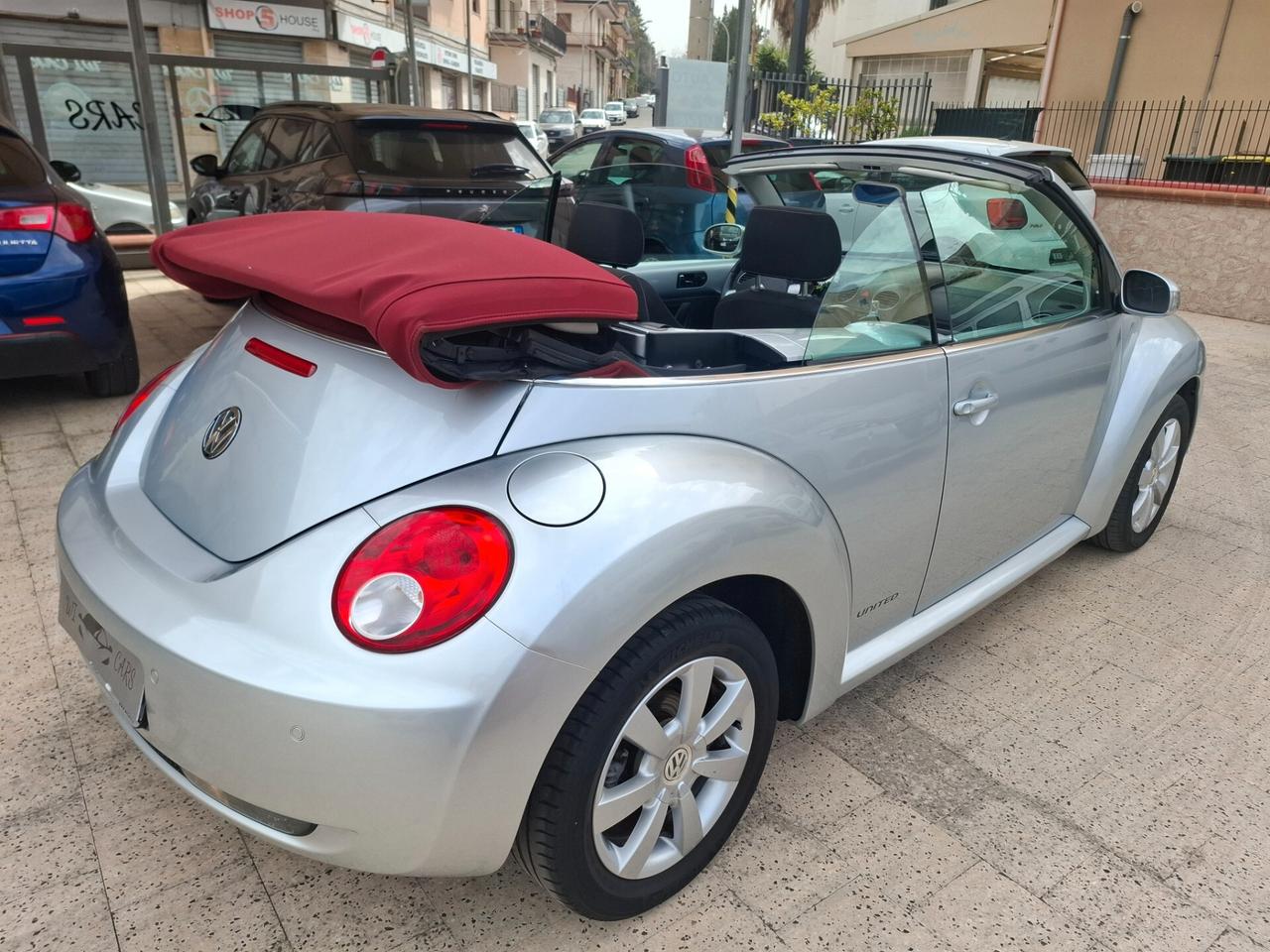 Volkswagen New Beetle Cabriolet - 1.4-16V Highline
