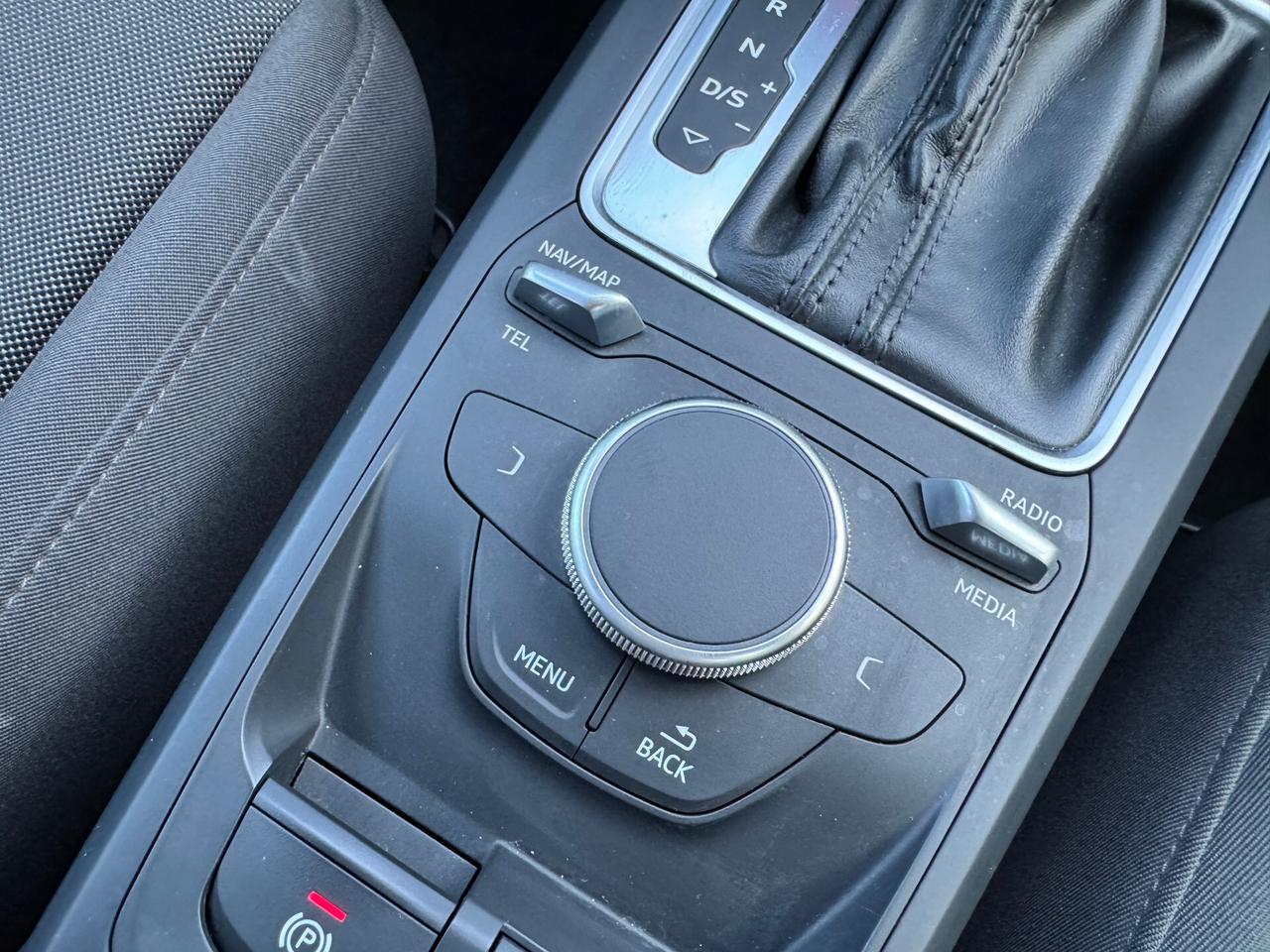Audi Q2 35 TFSI S tronic Business