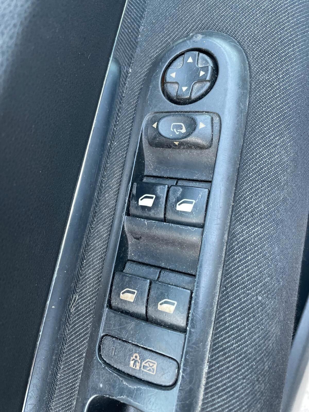 Peugeot 3008 1.6 HDi 110CV Premium