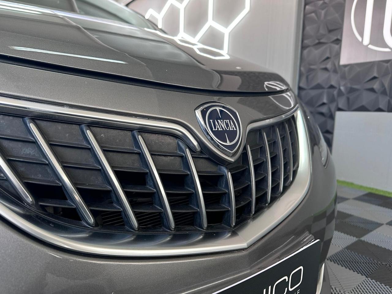 Lancia Ypsilon 1.0 FireFly 5 porte S&S Hybrid Alberta Ferretti