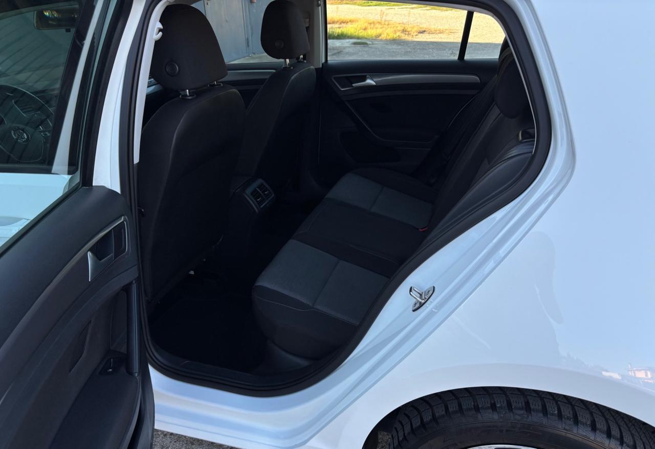 Volkswagen Golf 1.6 TDI. Neopatentati. Garanzia 12m