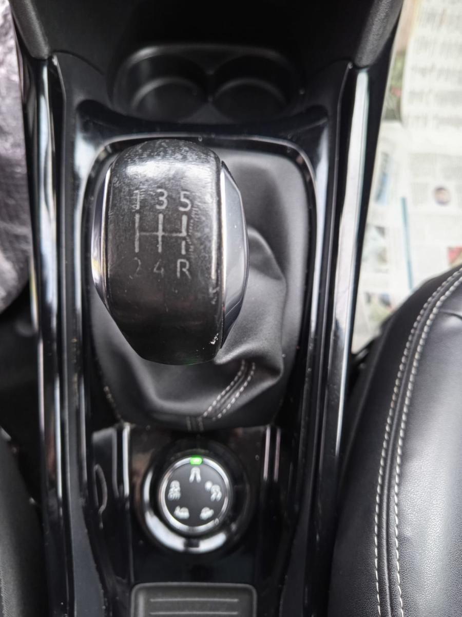 PEUGEOT 2008 BlueHDi 100 Allure - 2016