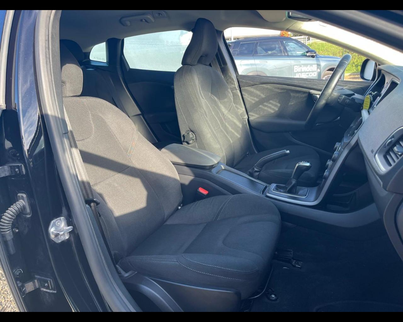 VOLVO V40 (2012-2020) - V40 D2 Business